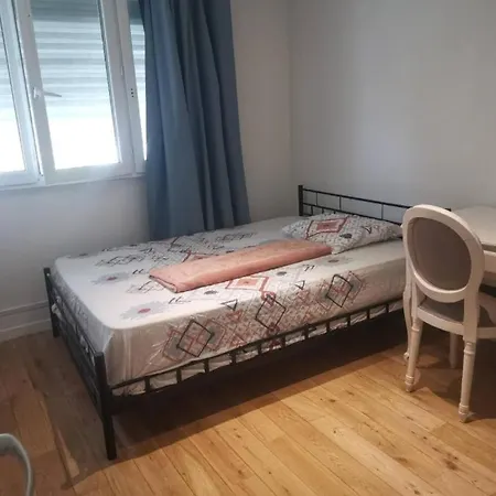 Appartement Lumineux Et Convivial A Partager *
